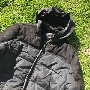 Black puffy jacket Brand Guess